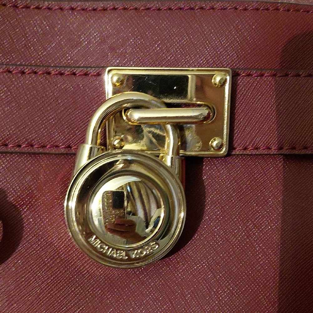 Michael Kors Hamilton Extra Large Tote - Picture 6 of 12